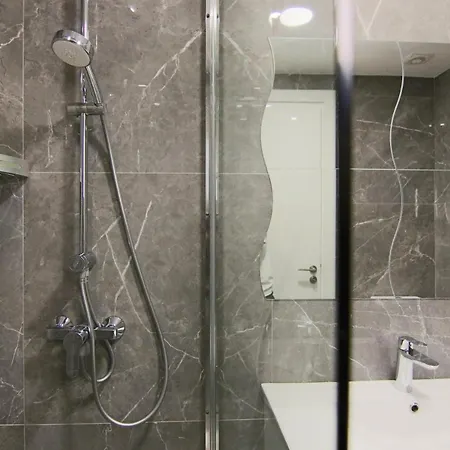 Phaedrus Living: Luxury 505 Apartament